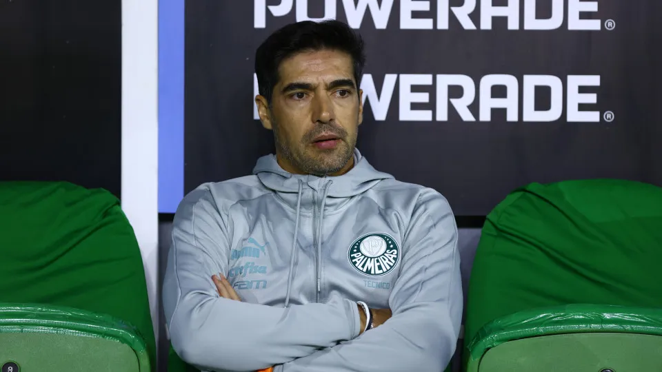 Abel cita Guardiola e Ancelotti e ironiza: 'Parece que eu e o Palmeiras temos que ganhar todas'