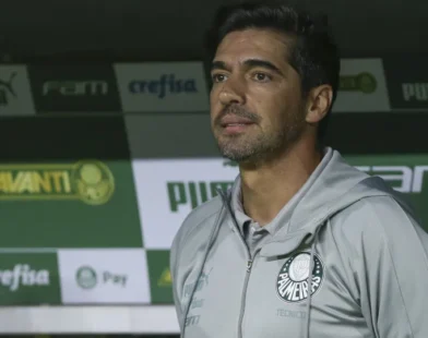 Abel perde um, mas ganha outro: a situação da zaga do Palmeiras após lesão