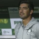 Abel perde um, mas ganha outro: a situação da zaga do Palmeiras após lesão