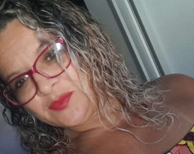 Açaí envenenado: mulher intoxicada sai da UTI e “responde com gestos”
