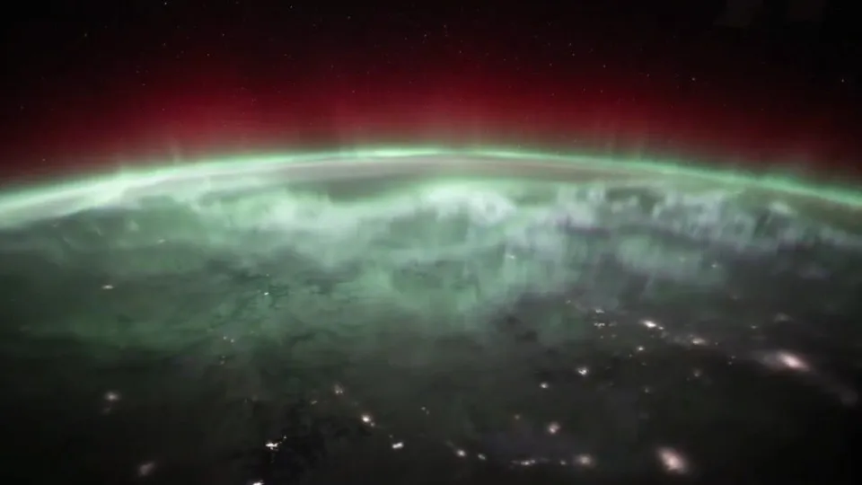 Astronautas captam aurora boreal 'dançando' no Espaço