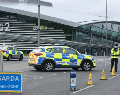 Avião é impedido de decolar em Dublin por piloto estar embriagado