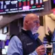 Bolsas globais e dólar têm forte queda depois de tarifaço de Trump