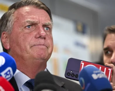 Bolsonaro manda PL estudar ajuste na proposta de anistia após conversa com Motta