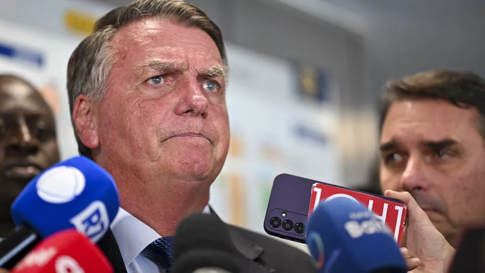 Bolsonaro manda PL estudar ajuste na proposta de anistia após conversa com Motta