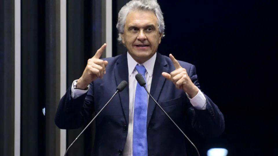 Caiado lança seu nome se diferenciando de Bolsonaro e com foco na segurança