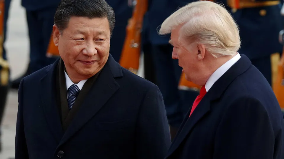 Casa Branca divulga documento com tarifa de 245% para produtos chineses
