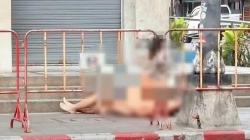 Casal chinês é flagrado fazendo sexo em público na 'Cidade do Pecado'