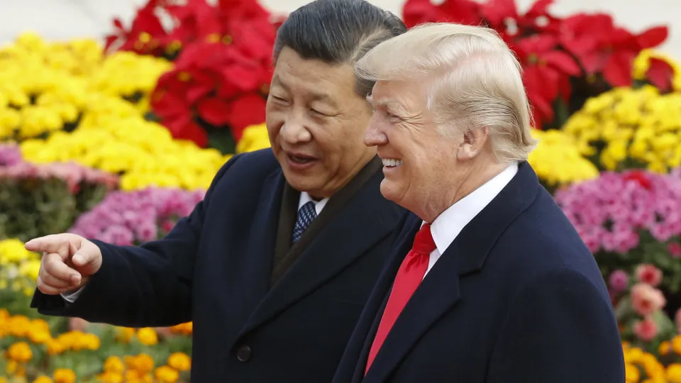 China retalia EUA com tarifas de 34% e restrição a minerais raros