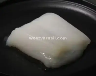 Cientistas criam primeiro 'nugget' com carne feita em laboratório