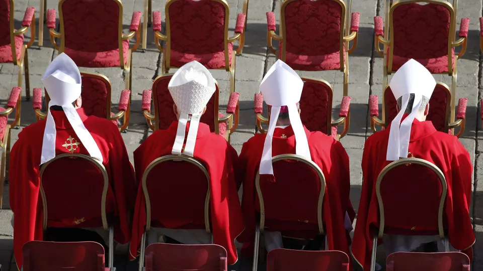 Conclave para escolher novo papa começa no dia 7 de maio