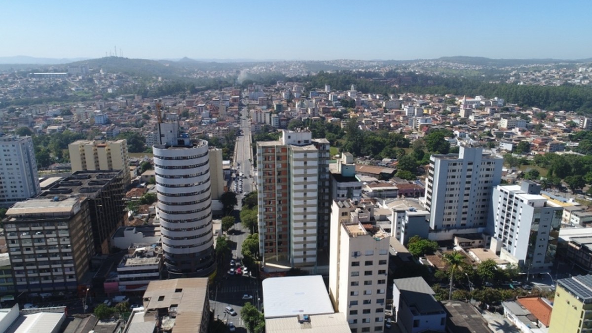 Dia do Trabalhador: veja o que abre e o que fecha no feriado em Divinópolis | Centro-Oeste