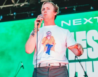 Diretor do Greenpeace é preso após protesto com tinta em embaixada dos EUA