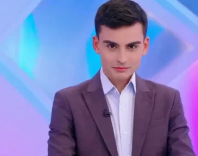 Dudu Camargo vira réu por importunação sexual contra Simony na TV