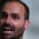 Eduardo Bolsonaro se licencia e diz que ficará nos EUA