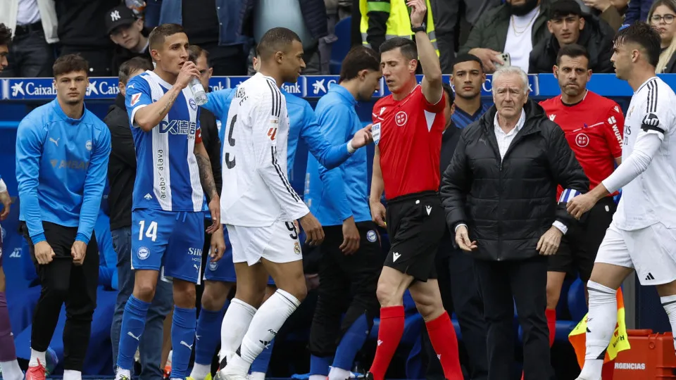 Expulsão de Mbappé preocupa Real antes de jogo decisivo com Arsenal