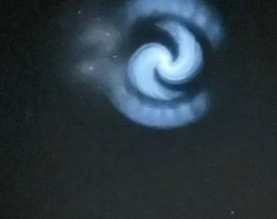 Fenômeno misterioso no céu intriga europeus e é associado à SpaceX
