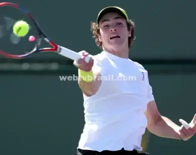 Fonseca encara jovem que chega a Madri com título e faz estreia na ATP