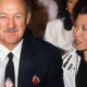 Gene Hackman e Betsy são enterrados mais de 1 mês após serem achados mortos