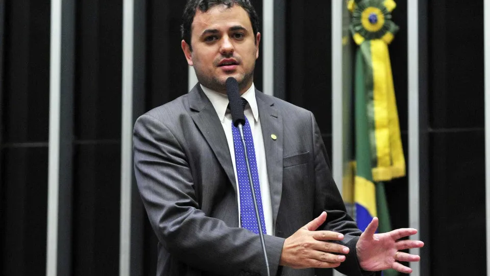 Glauber Braga volta a citar perseguição de Lira em recurso contra cassação