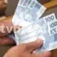 Governo Lula projeta salário mínimo de R$ 1.630 em 2026