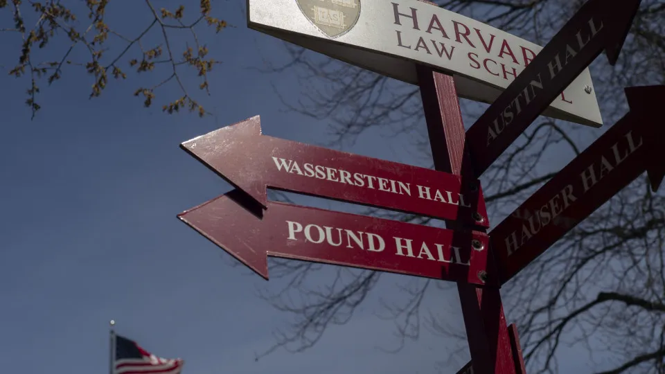 Governo dos EUA ameaça impedir Harvard de matricular estrangeiros