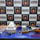 Grupo tenta correr ao ver polícia, mas acaba preso por tráfico de drogas e posse ilegal de armas, em Pirapora