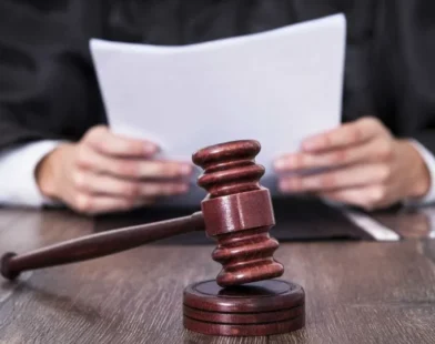 Homem é condenado a 17 anos de prisão por matar namorada que recusou aborto