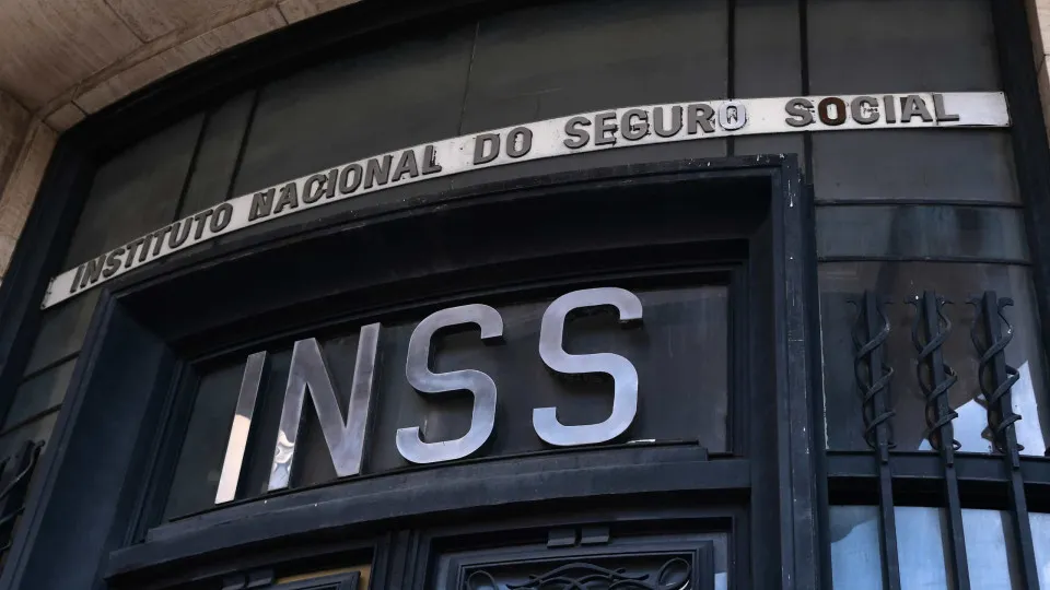 INSS: aposentado não precisa pedir exclusão de desconto indevido