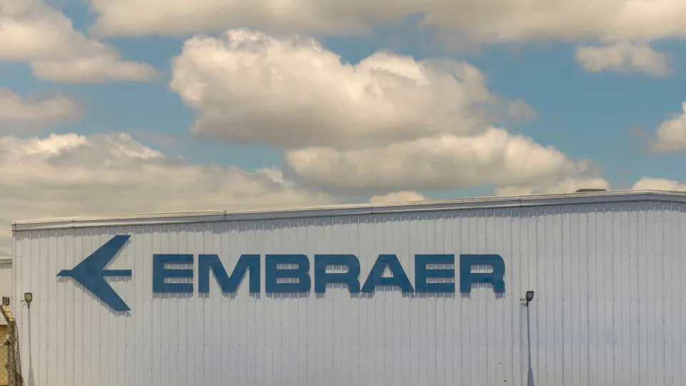 Investidor poderá aplicar em ações de fabricante de 'carro voador' da Embraer pela Bolsa brasileira