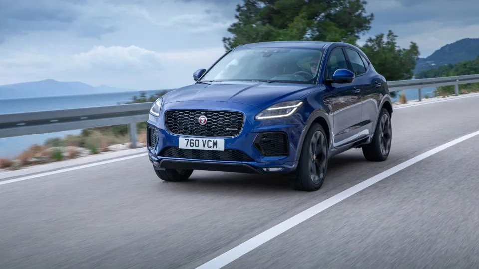 Jaguar suspende envio de carros aos EUA em abril devido às tarifas de Trump