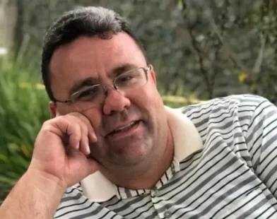 Jornalista é achado morto com sinal de estrangulamento dentro de casa no PR
