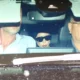 Lady Gaga chega ao Rio e provoca correria de fãs na porta de hotel