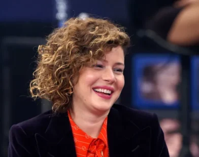 Leandra Leal comemora volta às novelas e diz que irá fazer uma vilã