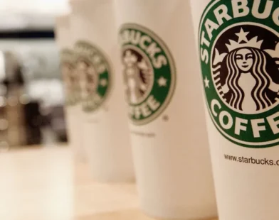 Lucro e receita da Starbucks ficam abaixo do esperado