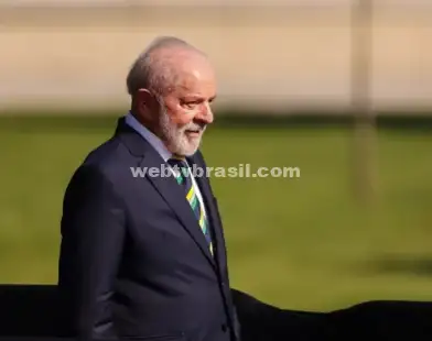 Lula deve embarcar na quinta-feira para funeral do papa com Janja, Motta, Alcolumbre e Barroso