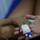 Malária chega a 33 mil casos em um ano na terra yanomami, e quase metade é em crianças de até 9 anos