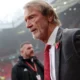 Manchester United prepara demissão de 200 funcionários para cortar custos
