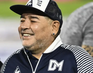 Maradona foi sedado por 24h contra orientação médica, diz anestesista