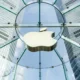 Medo de tarifas provoca 'corrida' aos iPhones nos EUA