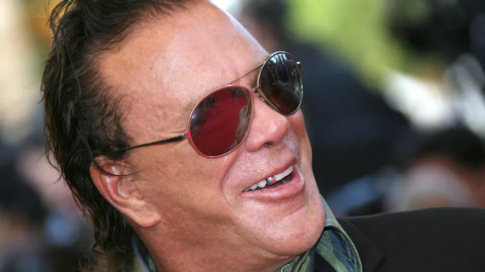 Mickey Rourke vira vilão de 'Big Brother' britânico após falas homofóbicas e misóginas