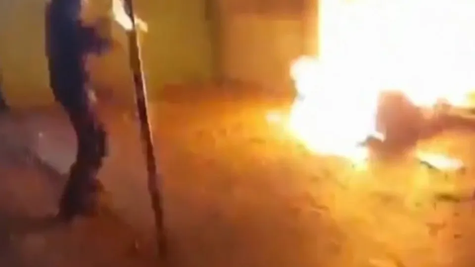 Militar é preso por filmar jovem que ateou fogo em morador de rua no Rio