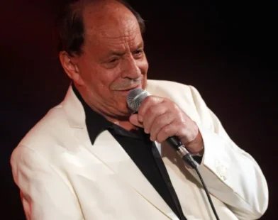 Morre Charles Dumont, que compôs para Edith Piaf e Barbra Streisand, aos 95