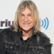 Morre Mike Peters, vocalista da banda de rock The Alarm, aos 66 anos