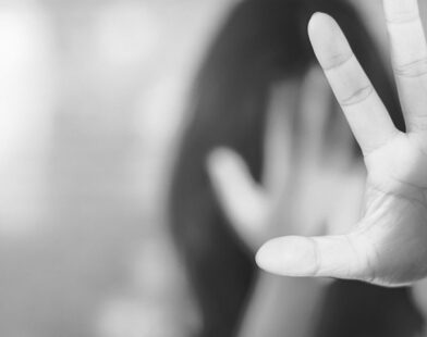 Mulher é brutalmente espancada e sofre violência sexual após criminoso invadir sua casa, em Capitão Enéas