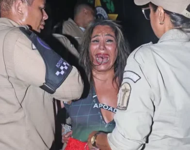 Mulher é detida após morder pessoas em camarote no sambódromo do Rio