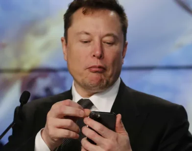 Musk diz que sua nova IA é "assustadoramente inteligente"