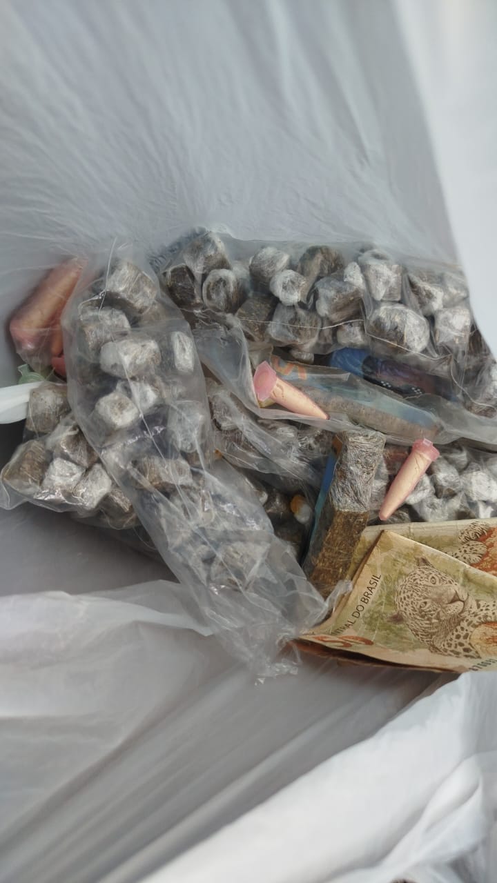 Operação Agrogerais: Polícia Militar apreende grande quantidade de drogas na zona rural de Montes Claros; dois foram apreendidos