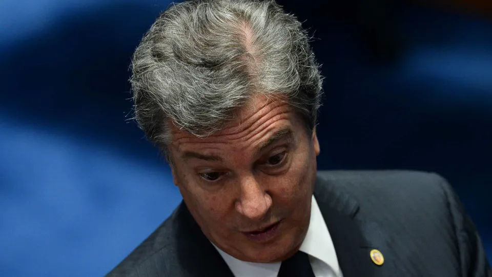 PRD diz que descobriu após prisão que Collor estava filiado e expulsa ex-presidente