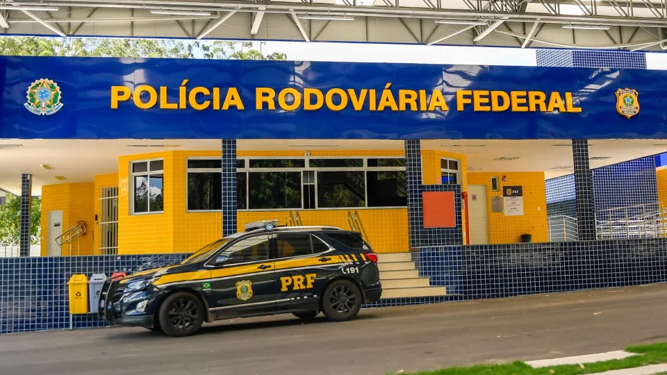 PRF inicia operação de feriado nas rodovias federais